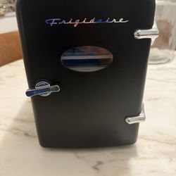 Frigidaire Mini Fridge 0.14-cu ft ( Black ) - New And Never Used