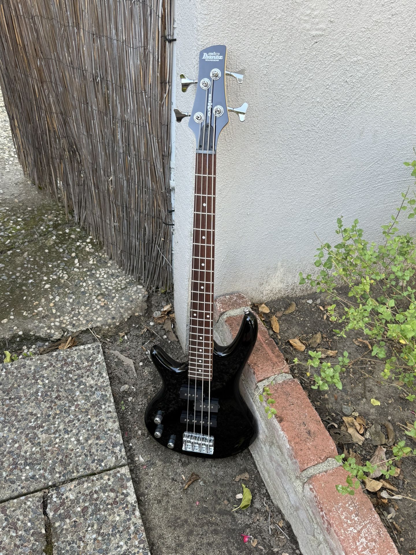 Ibanez GSRM20 Mikro Short-Scale Left-Handed 4-String Bass Guitar, Black