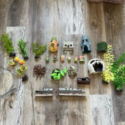 Fish Aquarium Decor & Small Fish Tank