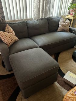Studio Friendly/ 1 bedroom friendly sized L shaped couch