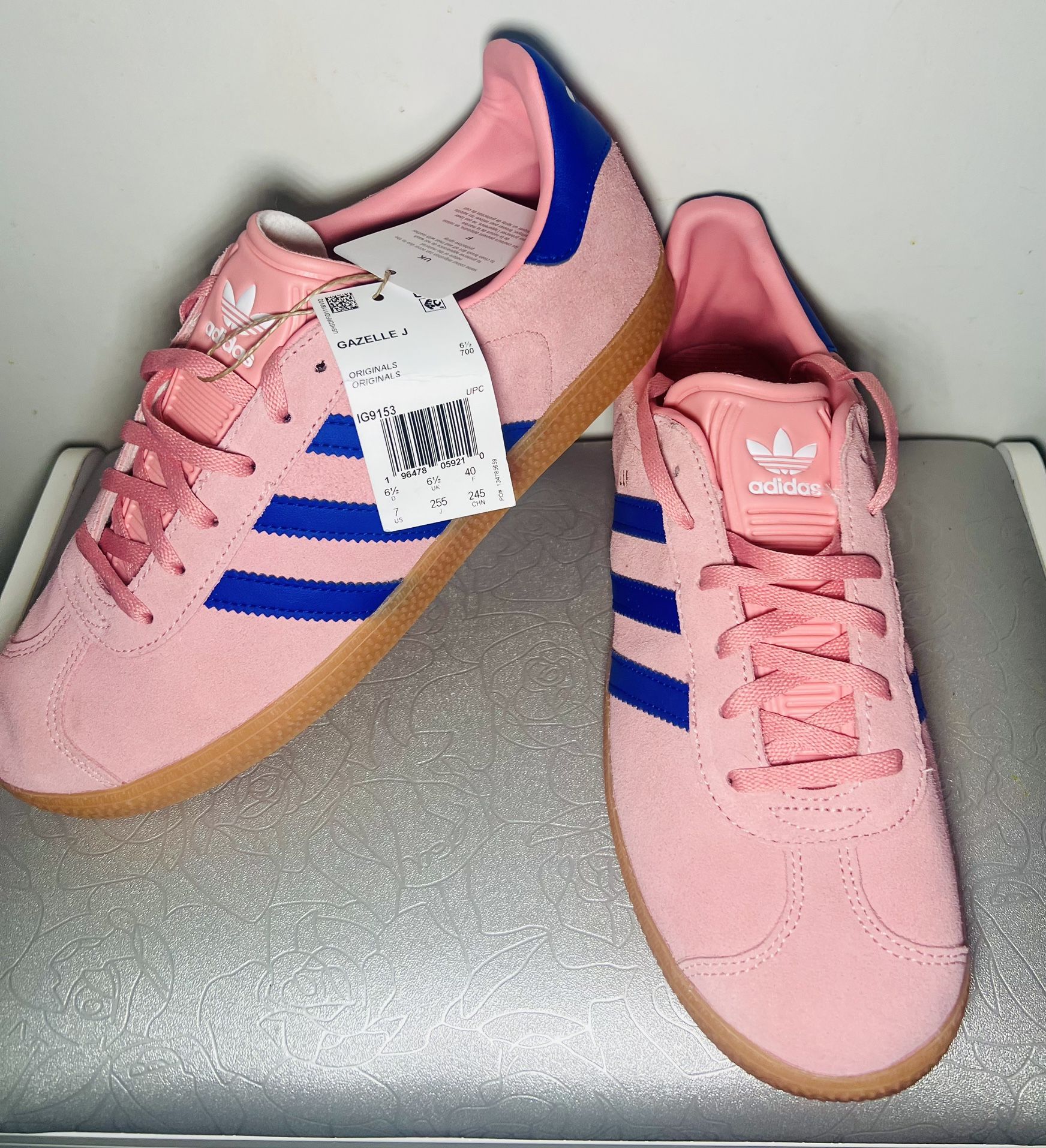 Adidas Gazelle Size 7Y