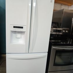 33 W Kenmore Refrigerator French Door Everything Works Good 💯
