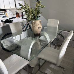 Modern White And Silver Table And 4 Chairs 