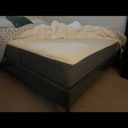 Queen Bed And Frame 