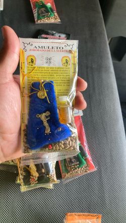 Amuletos De Proteccion/ Amulets Of Protection