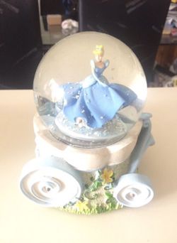 Big Cinderella Snow Globe