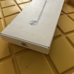 GENUINE APPLE KEYBOARD 