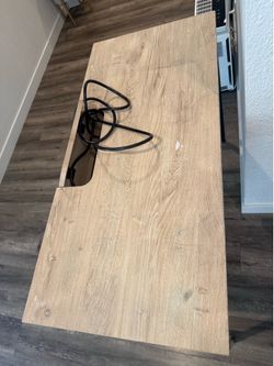 Plug in desk w/usb