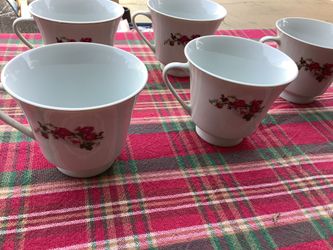 China Dinnerware (complete Set Of 5)