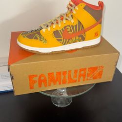 Nike Dunk HI PRM Somos Familia !! Size 10
