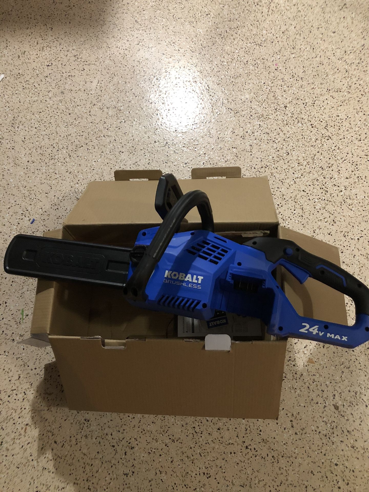 Kobalt Chainsaw 24 Volt 12 inch