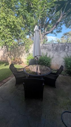 6-Piece Wicker Patio Dining Set with Umbrella