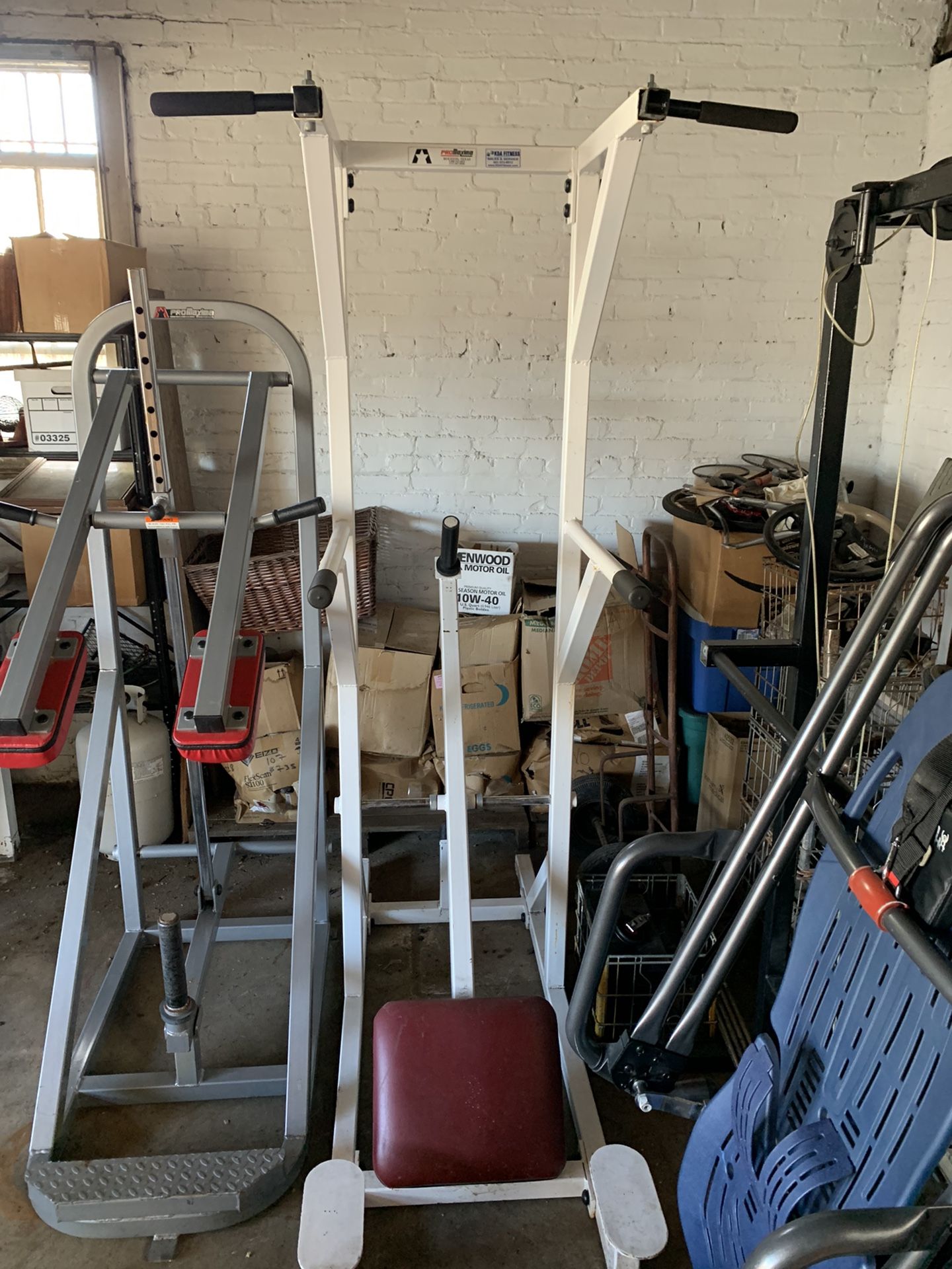 ProMaxima Assisted Pull-up Bar Plate Loaded - Home Gym Workout Equipment - (DELIVERY AVAILABLE!)