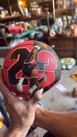 Michael Jordan mini basketball