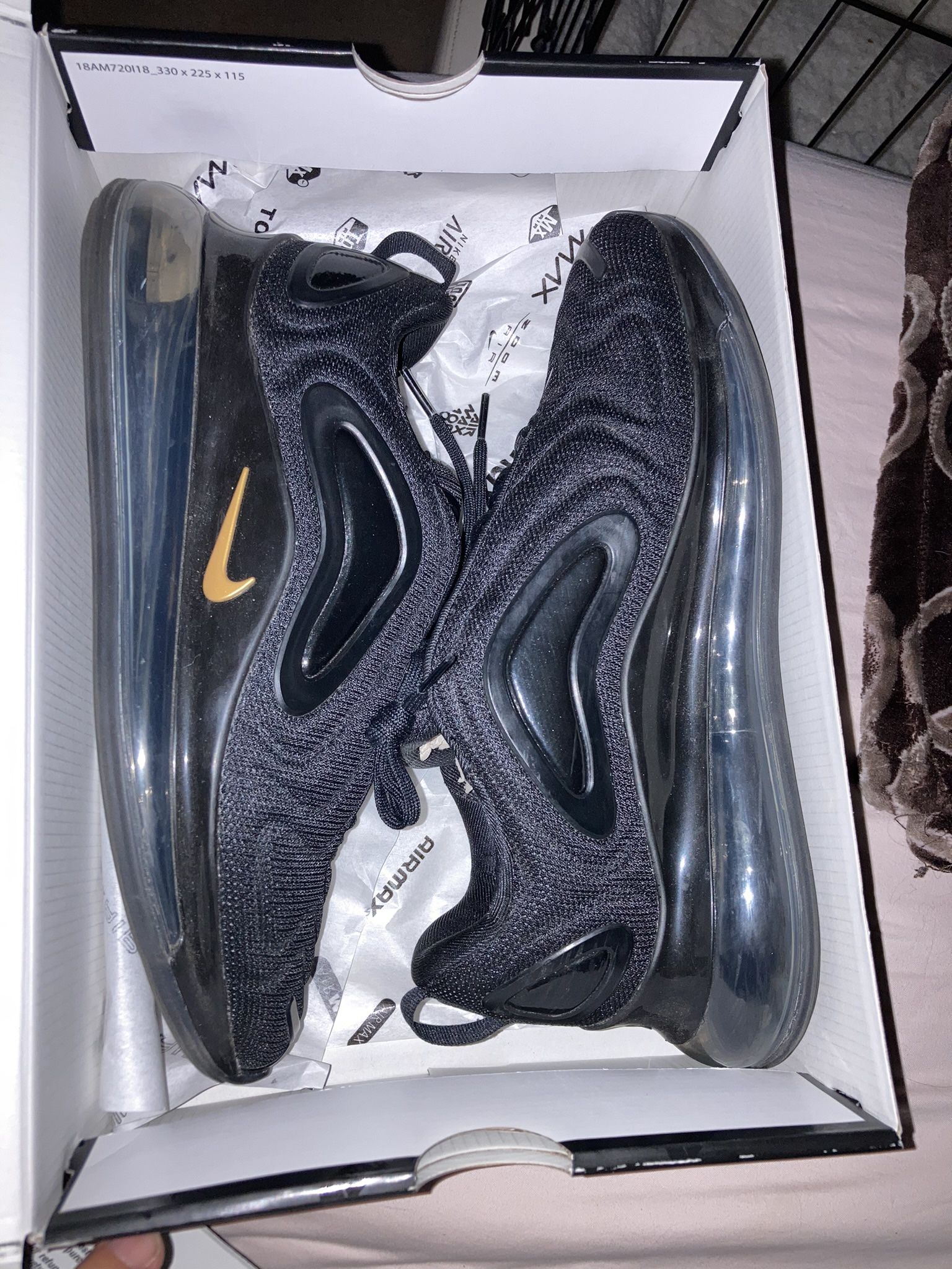 Nike Air Max 720 Black Black Silver Gold Small Swoosh Women’s 9.5 Men’s 8 EUC