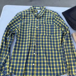 Abercrombie & Fitch Long-Sleeve Textural Plaid Button-Up Shirt.
