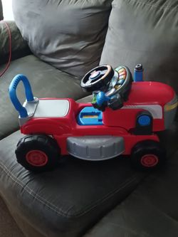 Toy lawn mower