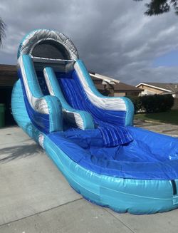 Outdoor equipment play
