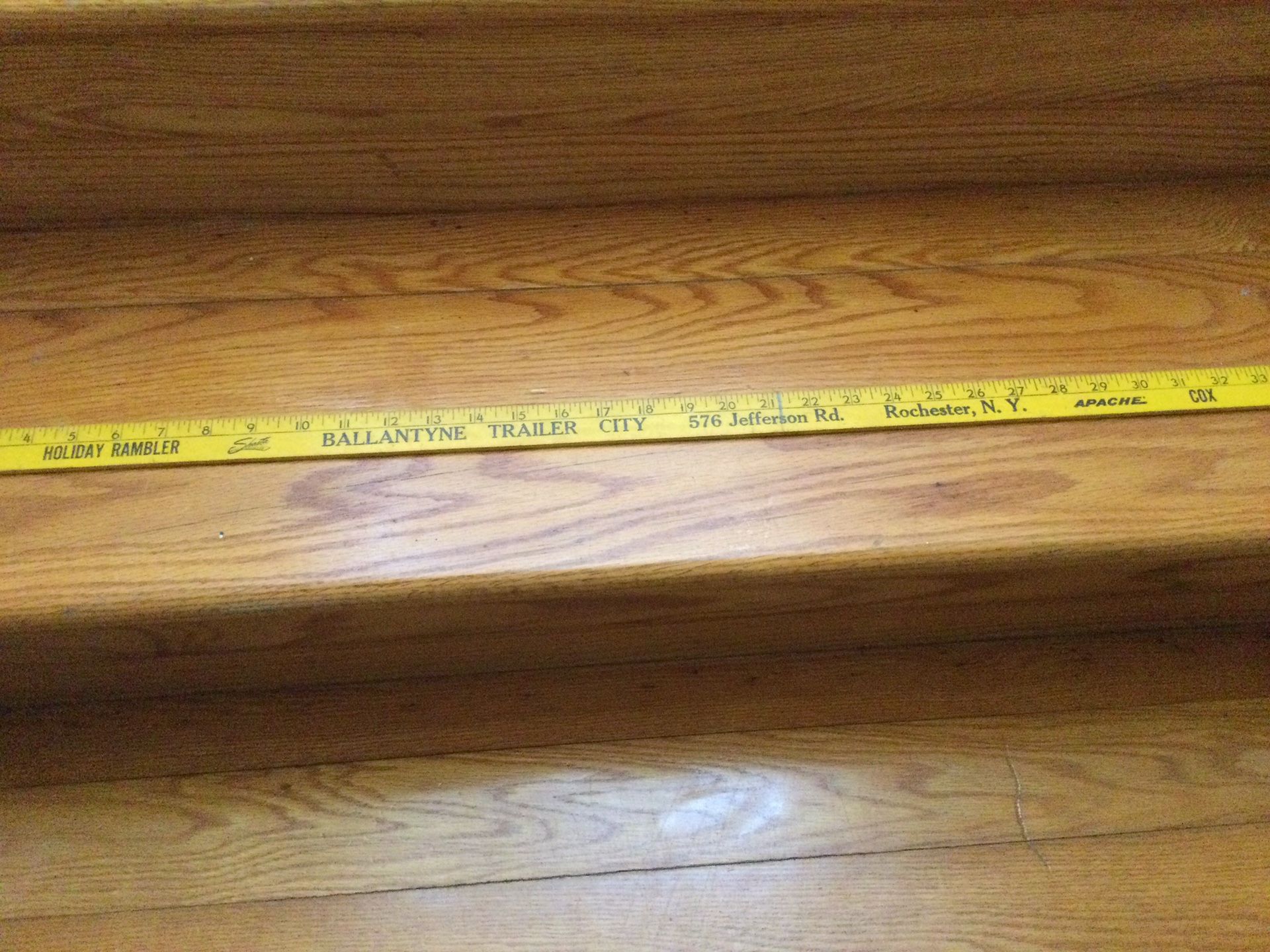 VINTAGE ADVERTISING WOODEN YARDSTICK