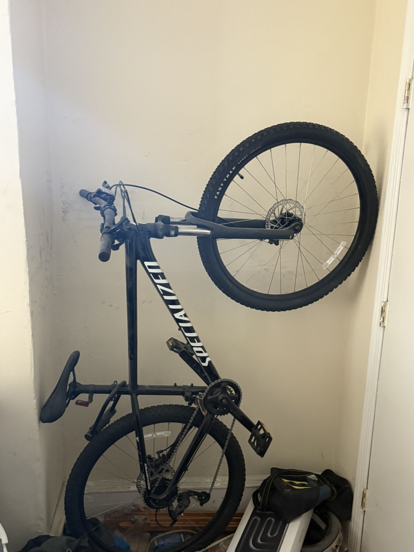 Black Specialized Rockhopper