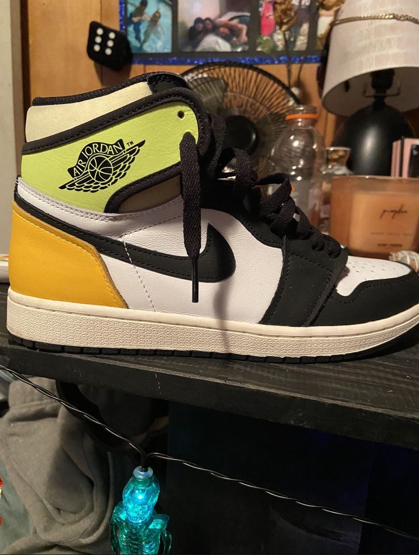 Jordan 1 Volt 