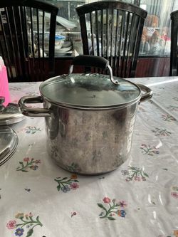 5 Qt Stainless Steel Stock Pot with Glass Lid in very good condition