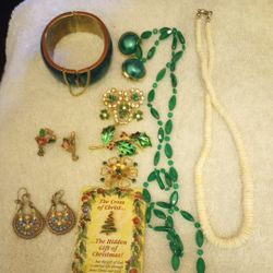 Vintage Jewelry.  Puka Necklace