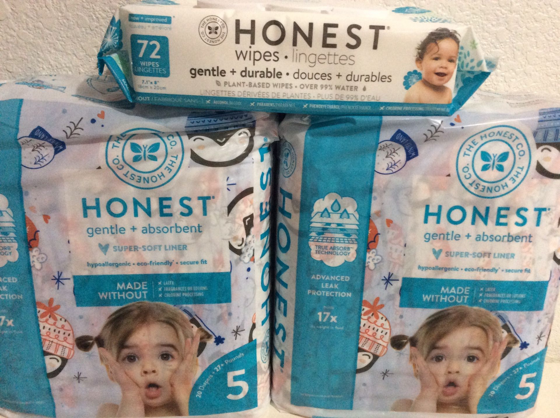 Honest company diapers 🐧❄️size 5+ wipes 72 counts $20 for all