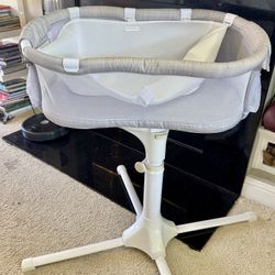 HALO BassiNest Swivel Sleeper 3.0 Bassinet