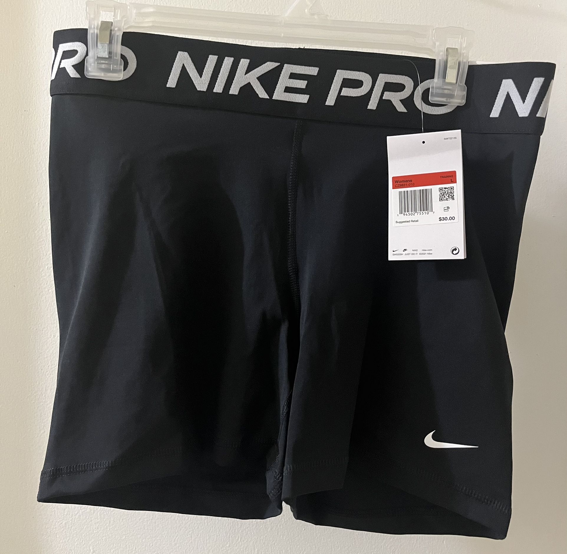 Woman’s 5 Inch Shorts (large)
