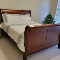 Bed And Nightstand Queen Size Sleigh Bed Nice Shape