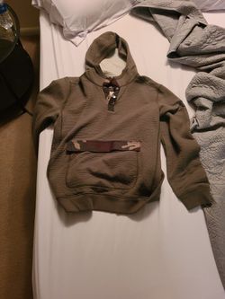 Brand New Men's Northface Pullover Price Reduced 