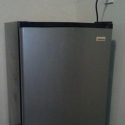 Mini Fridge 