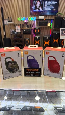 JBL Clip 5 Portable Bluetooth Speaker