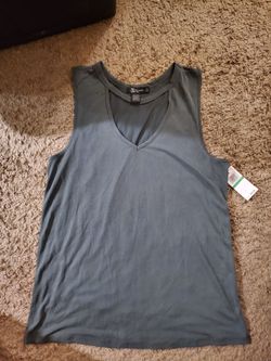 *NWT* 3 different colors available (see all pics + description) - size L
