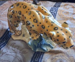 Ceramic Leopard Figurine Statue