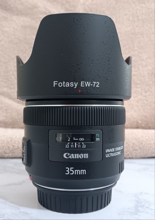 CANON EF 35MM 1:2 IS USM LENS