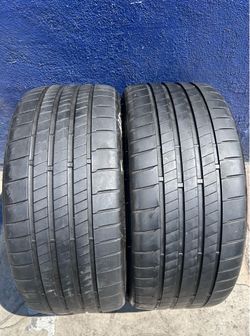 2 USED TIRES BRIDGESTONE 235/35/19