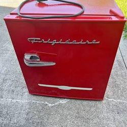 Frigidaire Retro Mini Fridge