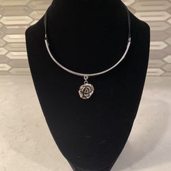 VINTAGE american eagle rose on silver tone & ribbon choker necklace 13”