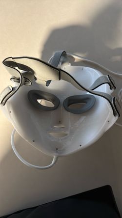 New red light therapy face mask