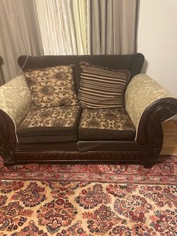 * Comfortable Used Sofa