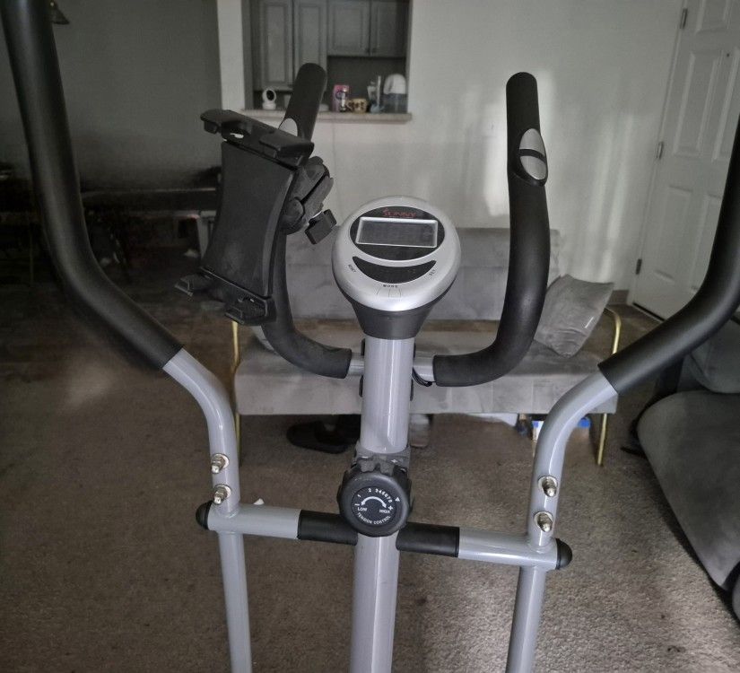 Sunny Health & Fitness Eliptical Machine