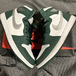 Jordan 1 Green Metallic Size 8.5