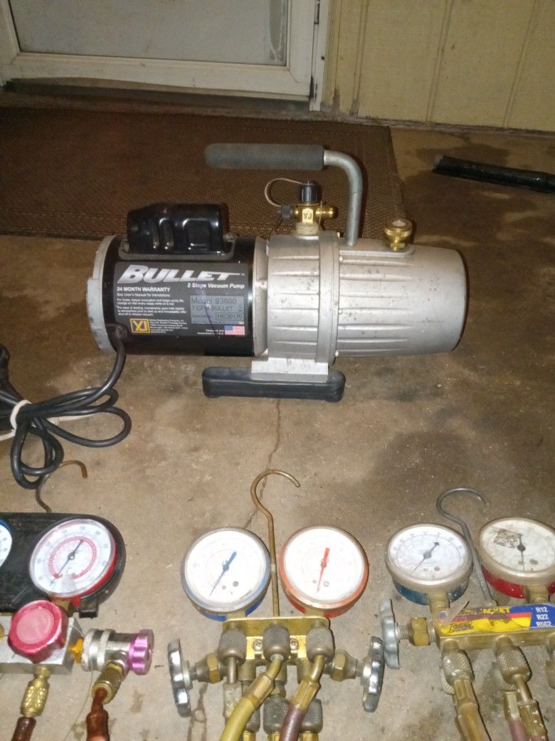 BULLET 2 STAGE VACUUM PUMP WITH GAGES $100