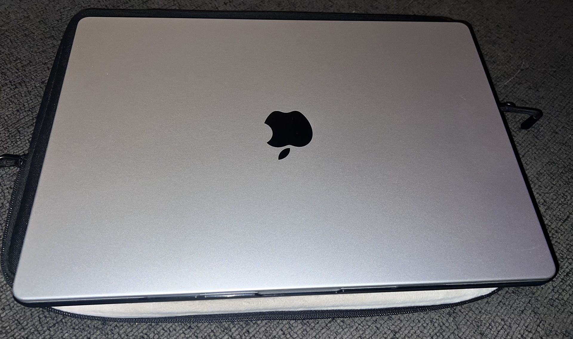 Apple MacBook M1 Pro Chip 16” Laptop 16GB 