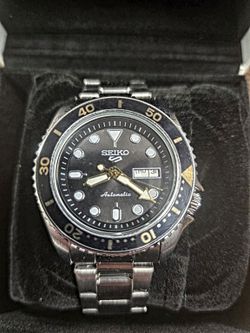 SEIKO 5 AUTOMATIC – CUSTOM BLACK & GOLD DIVER-STYLE WATCH