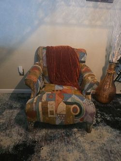 Accent chair