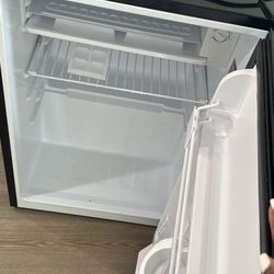 Mini Fridge 