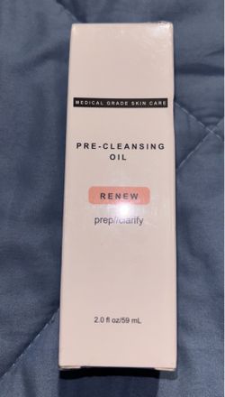 Pre cleansing oil
